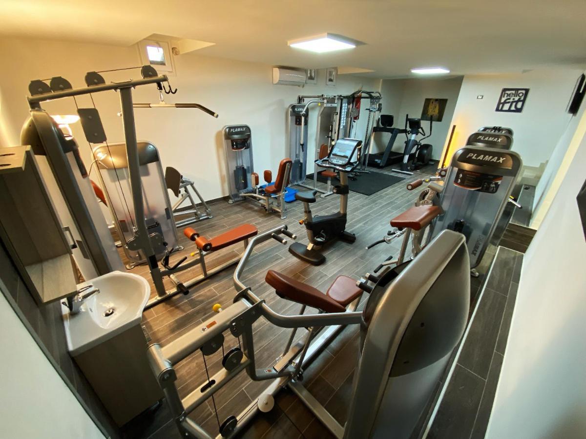 لوناتو Gym Apartments المظهر الخارجي الصورة